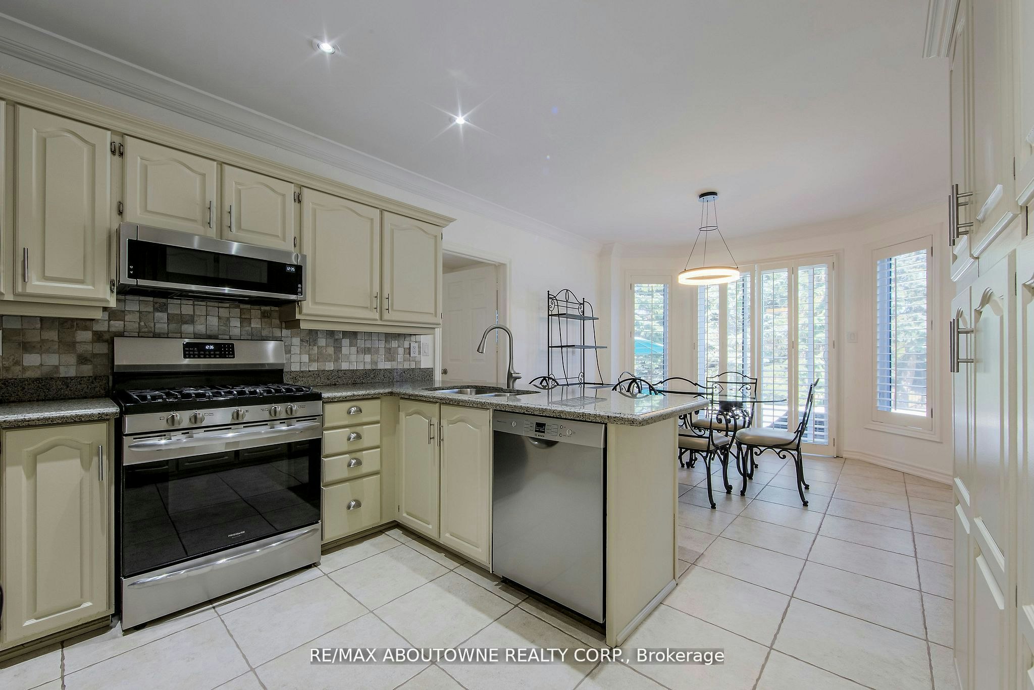 1487 The Links Drive, Oakville, ON, L6M 2P2 - 16