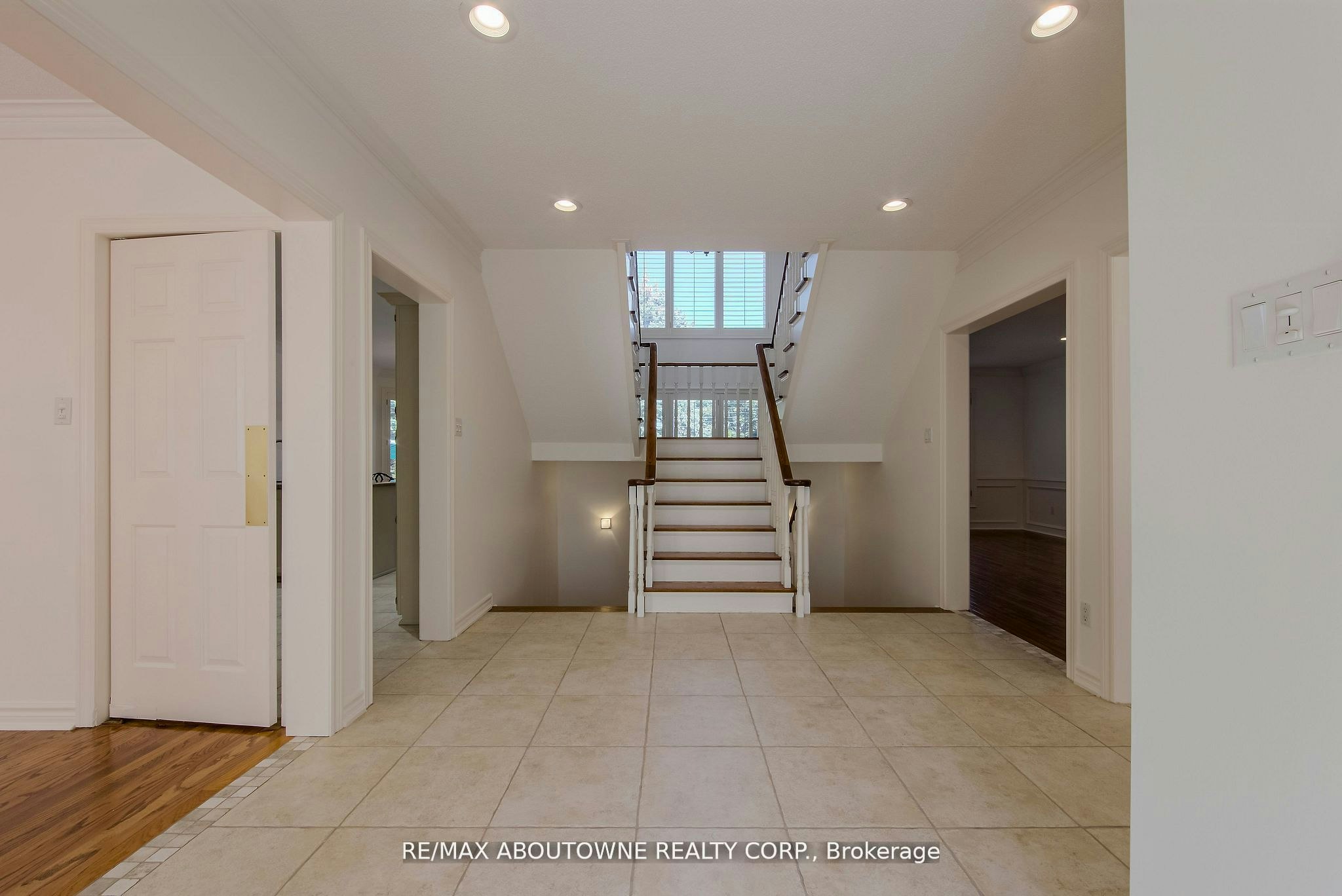 1487 The Links Drive, Oakville, ON, L6M 2P2 - 3