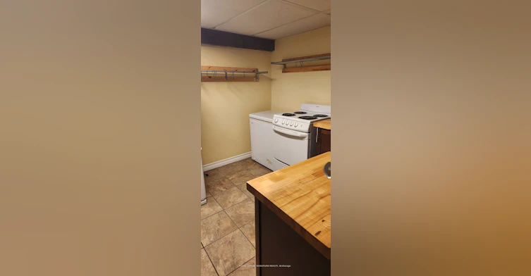 Lower-9 Mohawk Avenue, Mississauga, ON, L5G 3R5 - 3