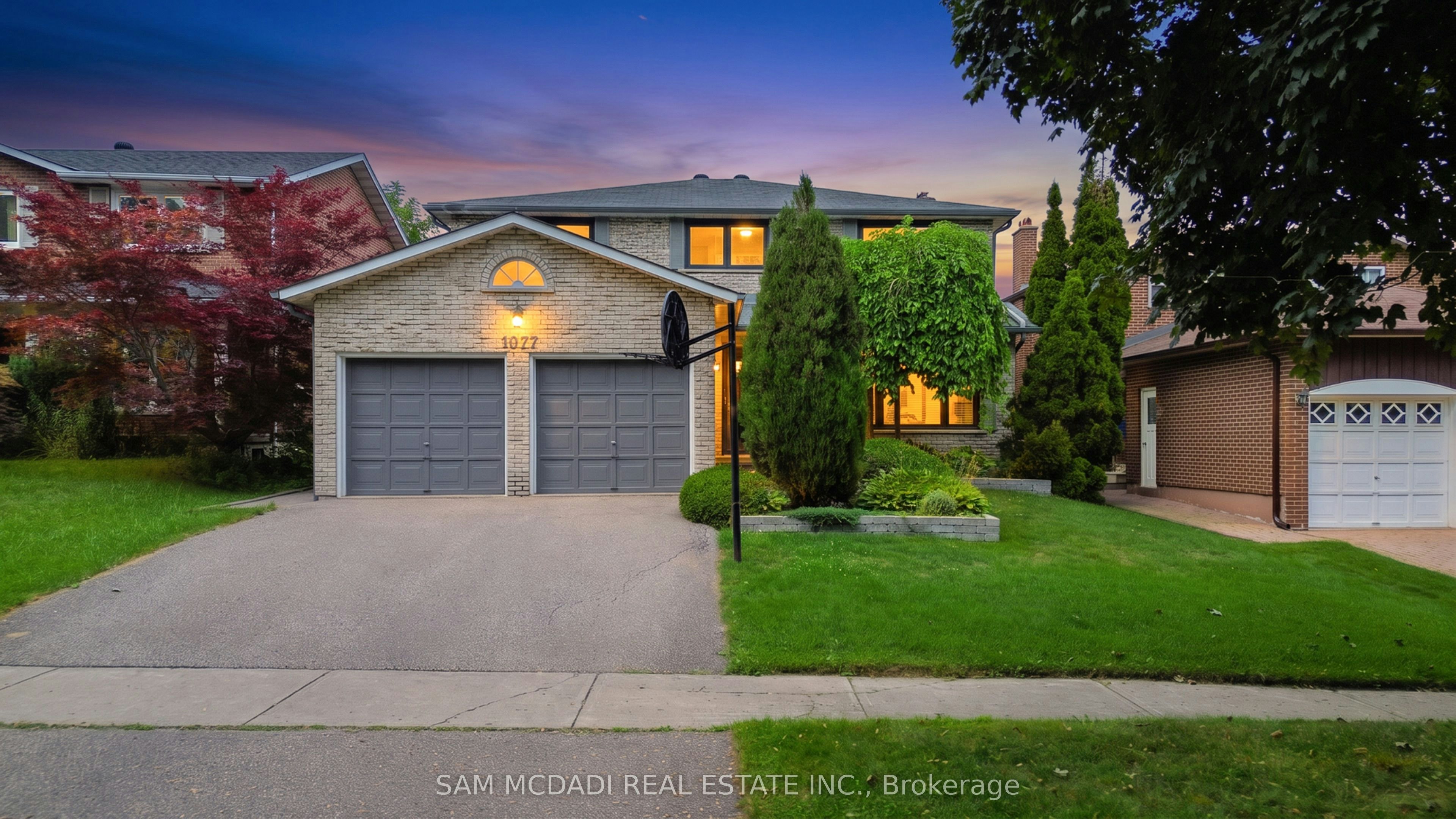 1077 Saginaw Crescent, Mississauga, ON, L5H 3W4