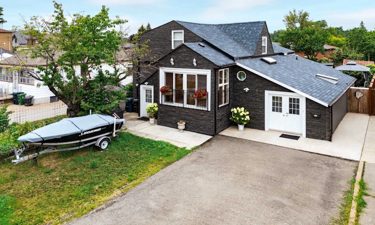 6 Elmhurst Drive