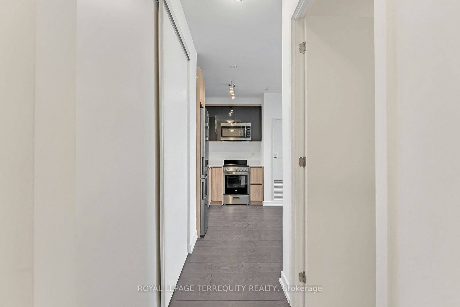 719-3100 Keele Street, Toronto, ON, M3M 0E1 - 2