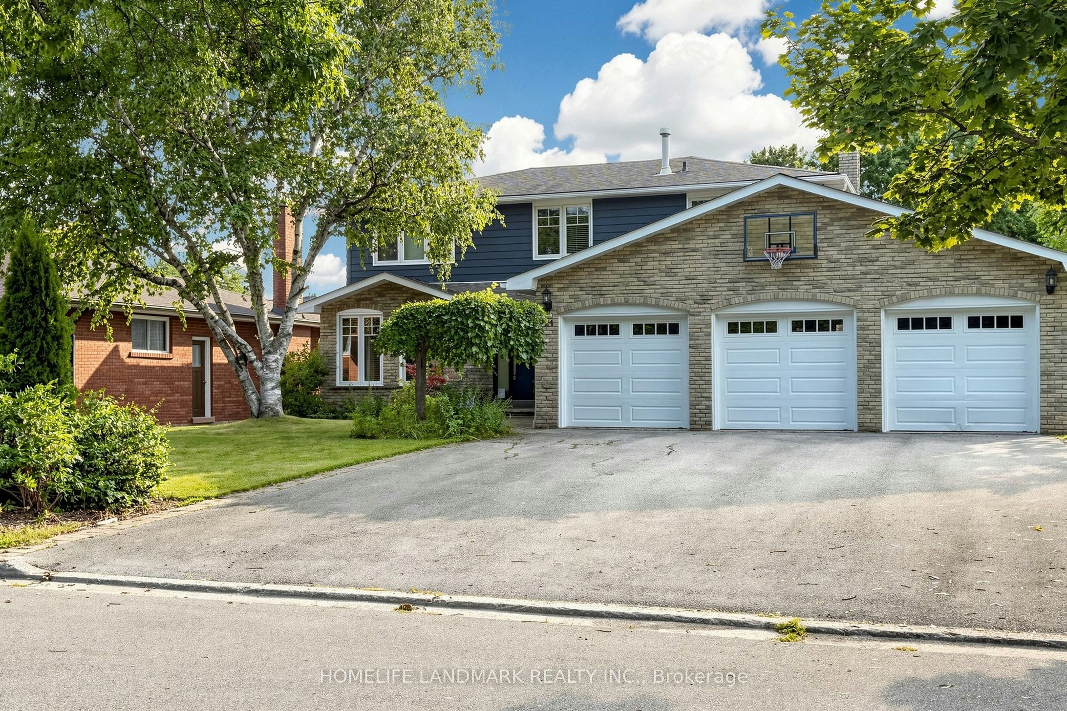 224 Valleyview Court, Oakville, ON, L6L 5H8