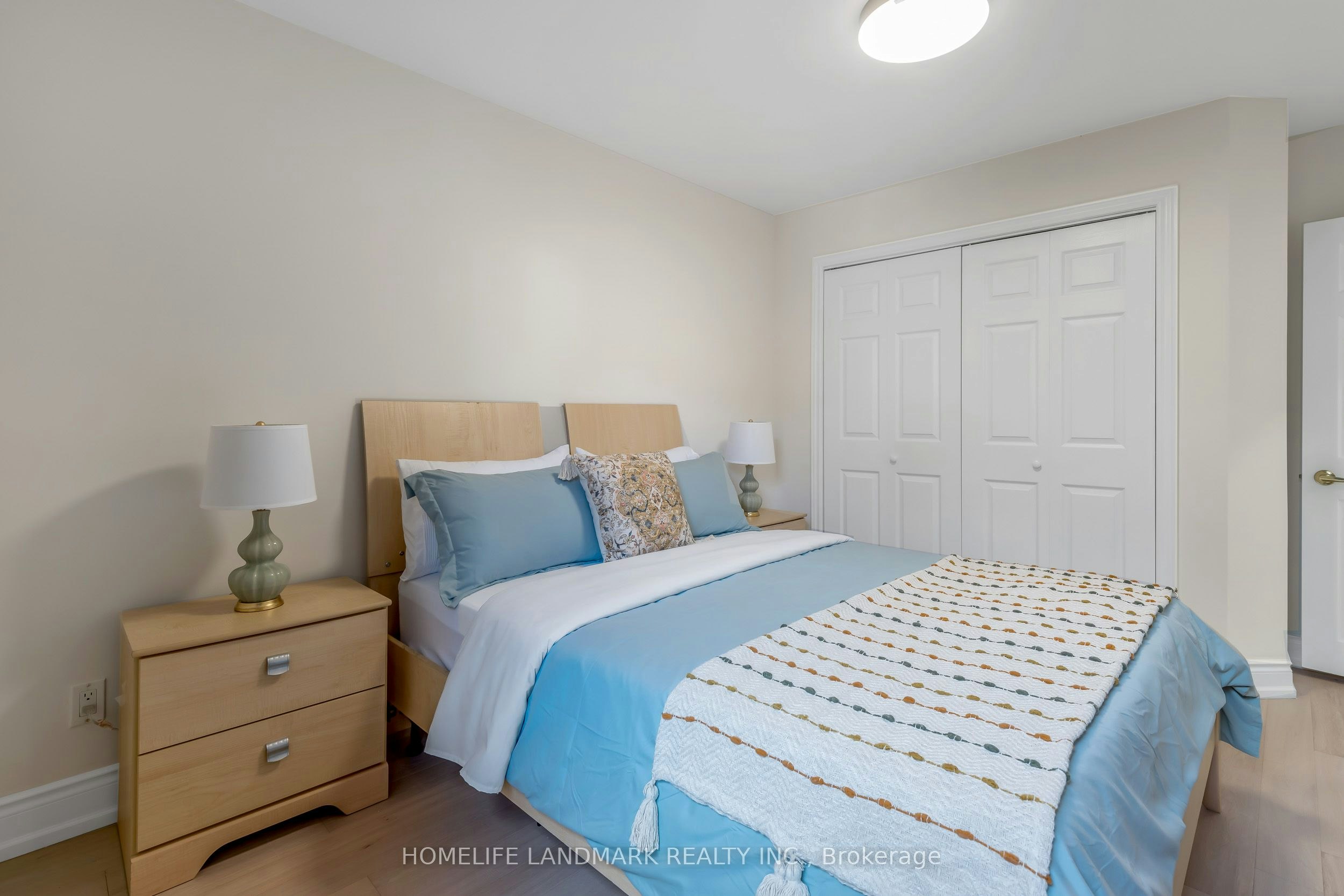 34 Ringley Avenue, Toronto, ON, M8Y 1P1 - 17
