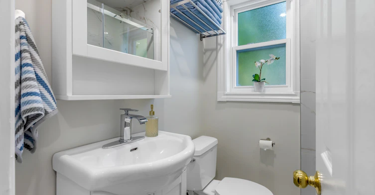 34 Ringley Avenue, Toronto, ON, M8Y 1P1 - 13