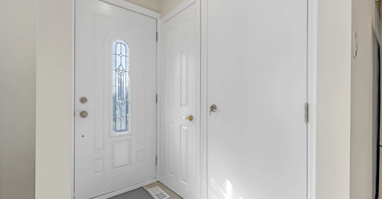 34 Ringley Avenue, Toronto, ON, M8Y 1P1 - 18