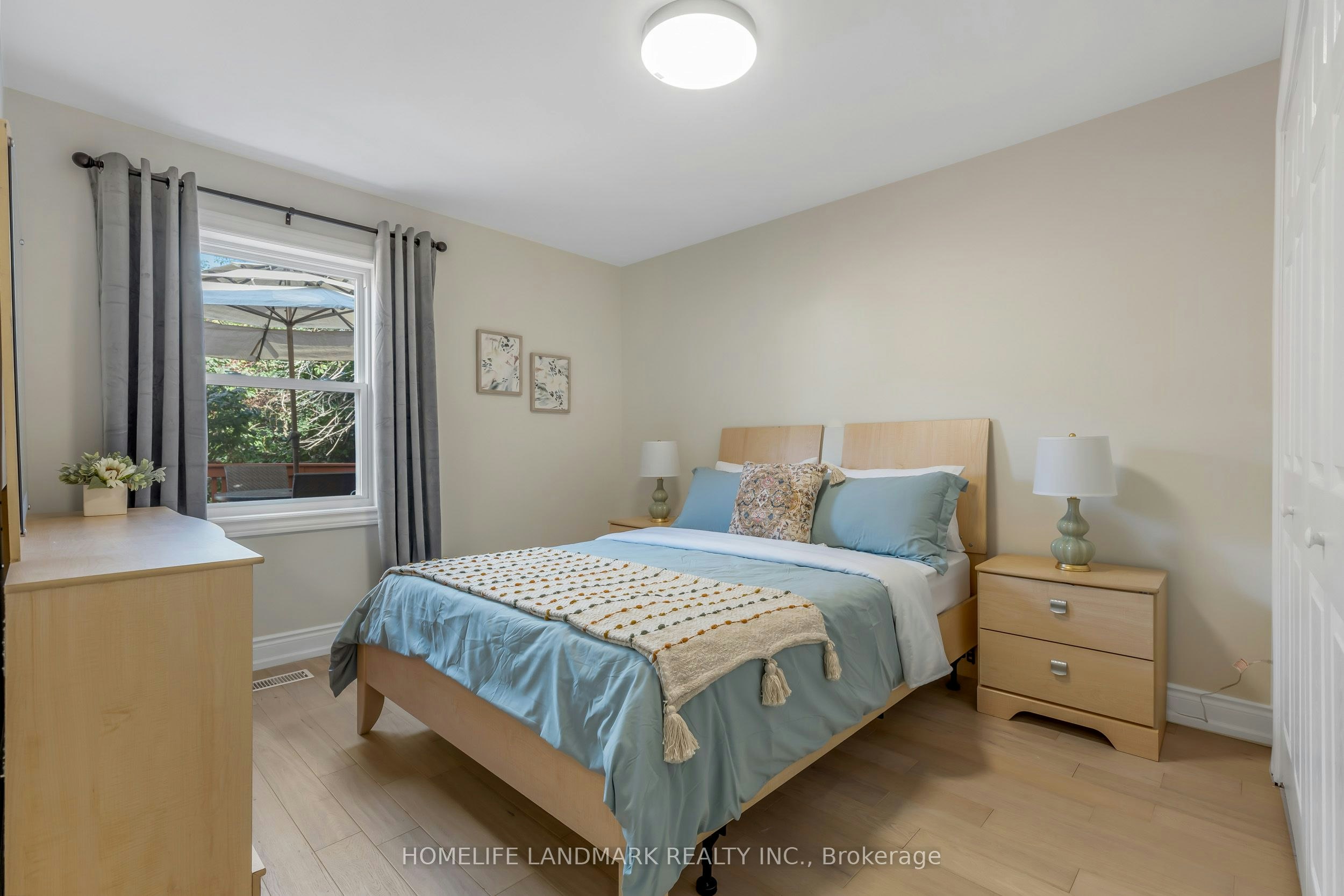 34 Ringley Avenue, Toronto, ON, M8Y 1P1 - 16