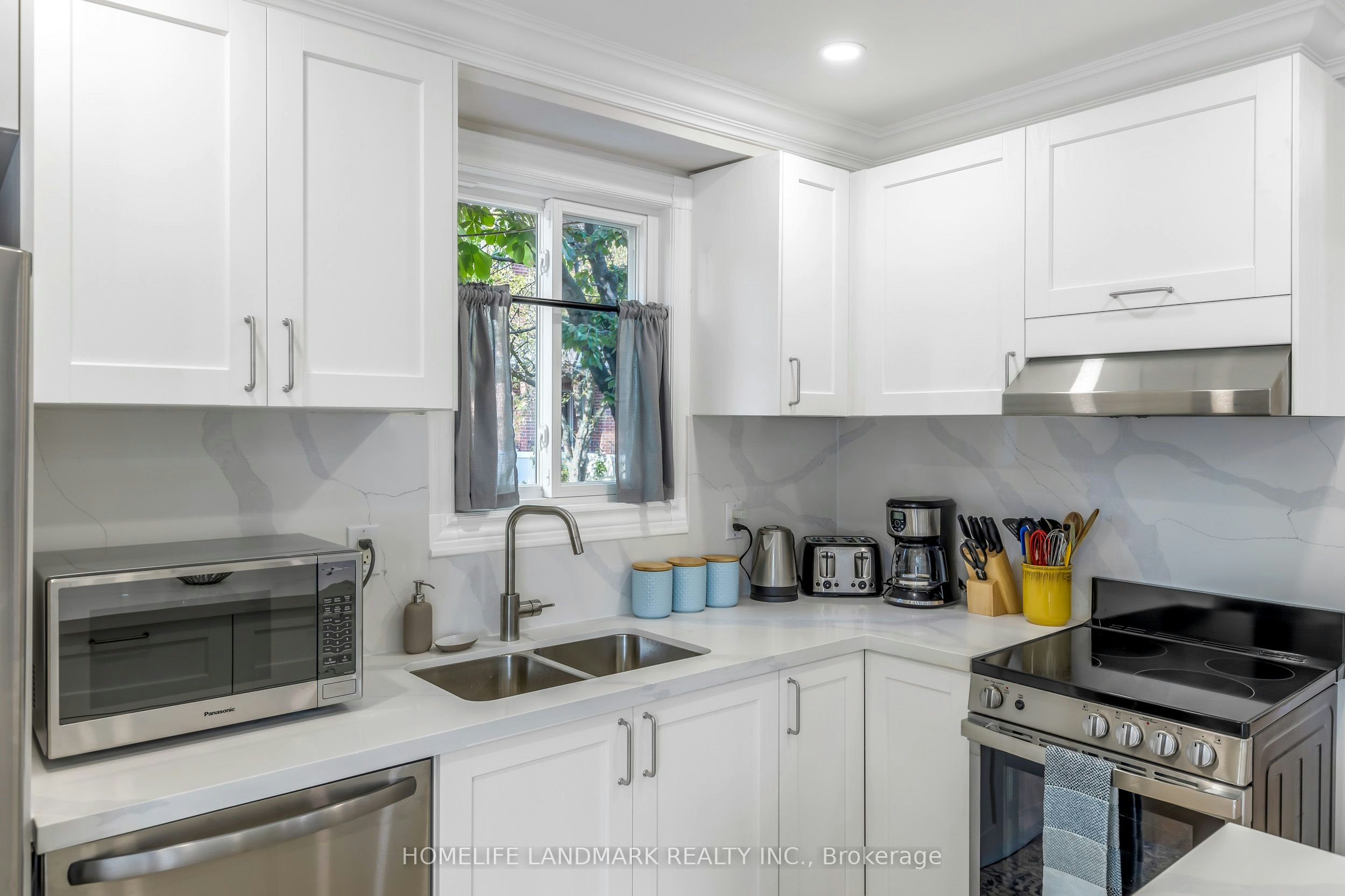 34 Ringley Avenue, Toronto, ON, M8Y 1P1 - 12