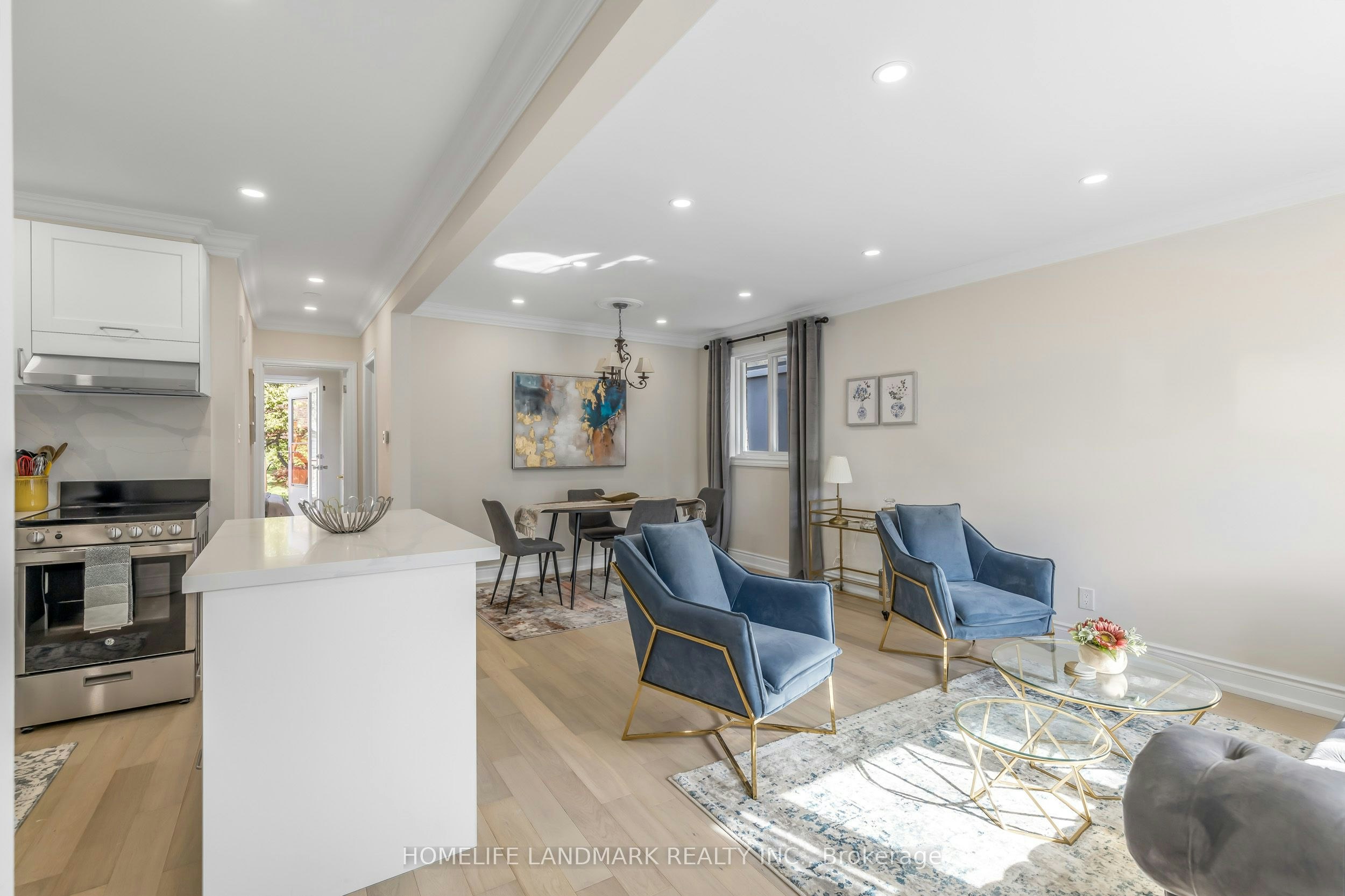 34 Ringley Avenue, Toronto, ON, M8Y 1P1 - 4