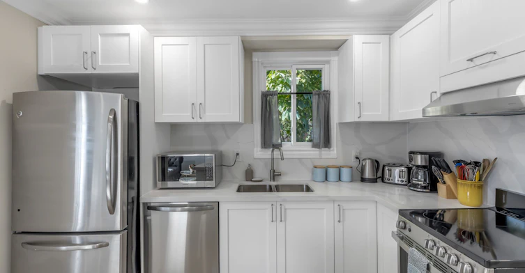 34 Ringley Avenue, Toronto, ON, M8Y 1P1 - 10