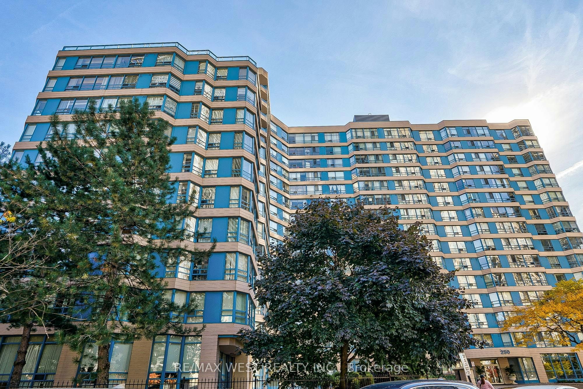 503-250 Webb Drive, Mississauga, ON, L5B 3Z4 - 2