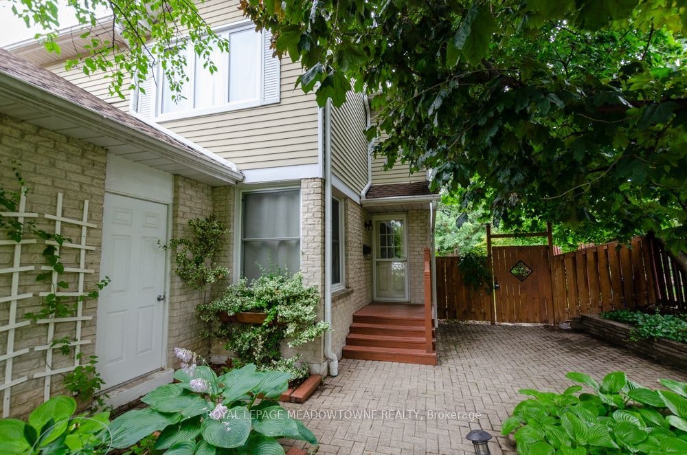 510 Beaver Court, Milton, ON, L9T 4A9 - 2