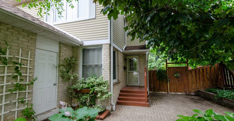 510 Beaver Court, Milton, ON, L9T 4A9 - 2