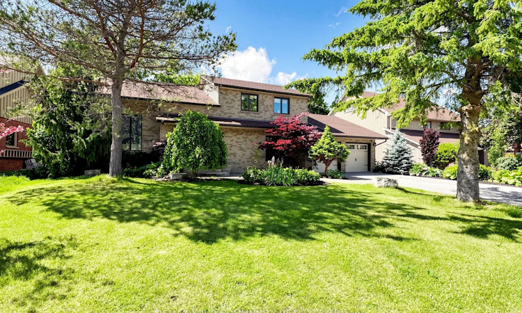 32 Brawton Drive N