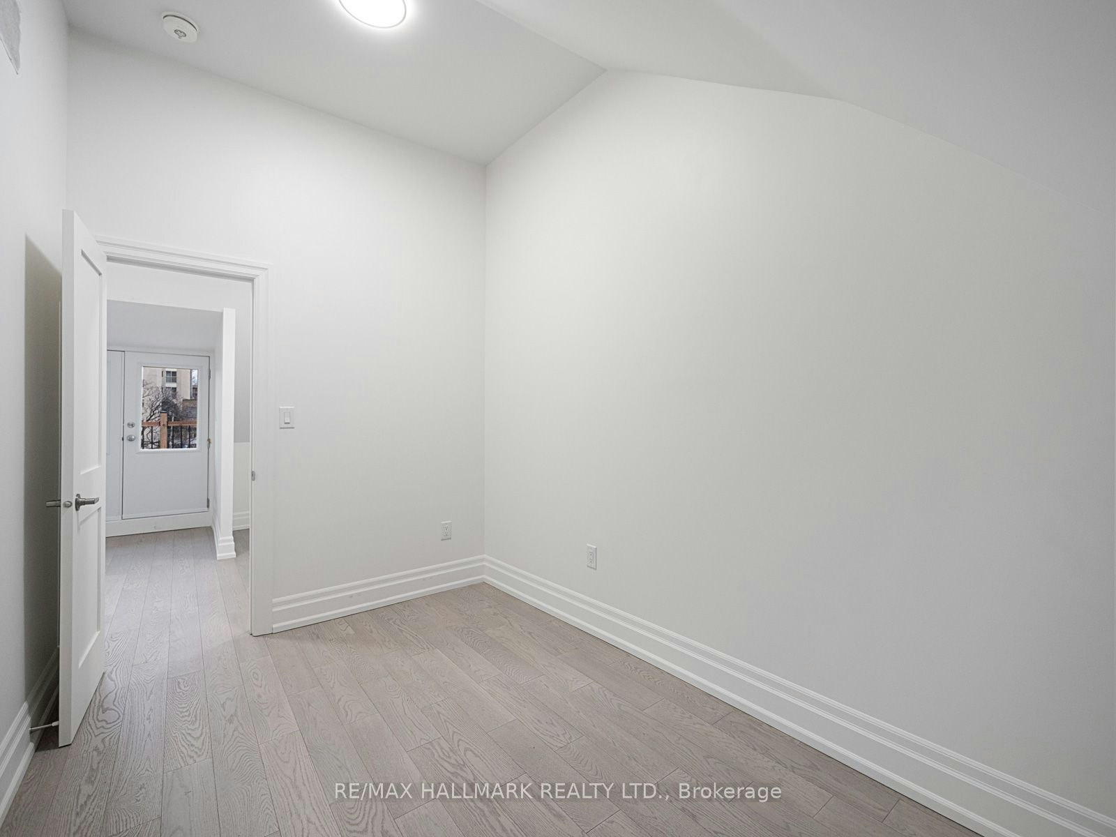 Unit 3-547 Indian Road, Toronto, ON, M6P 2B9 - 26