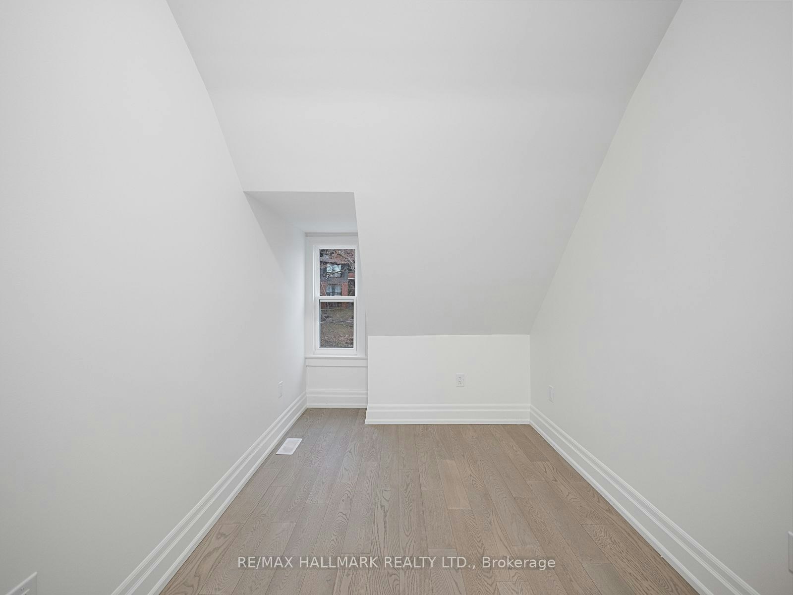 Unit 3-547 Indian Road, Toronto, ON, M6P 2B9 - 27