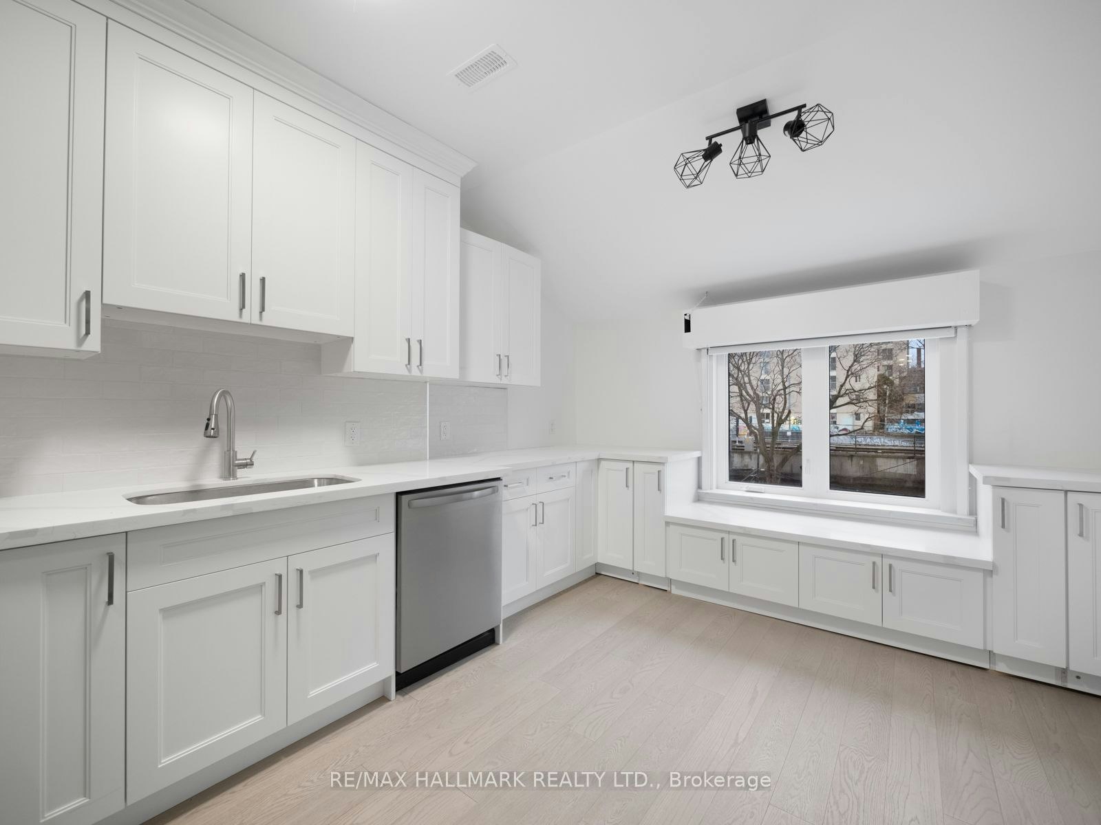 Unit 3-547 Indian Road, Toronto, ON, M6P 2B9 - 8