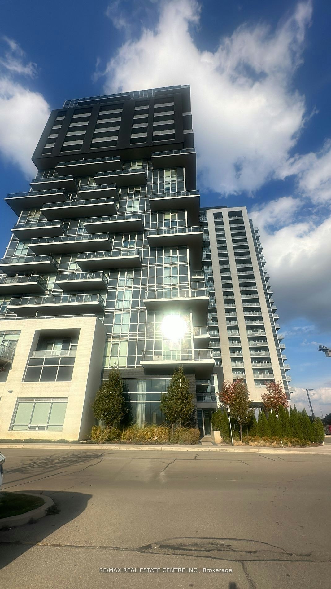 603-2081 Fairview Street, Burlington, ON, L7S 2K4 - 2