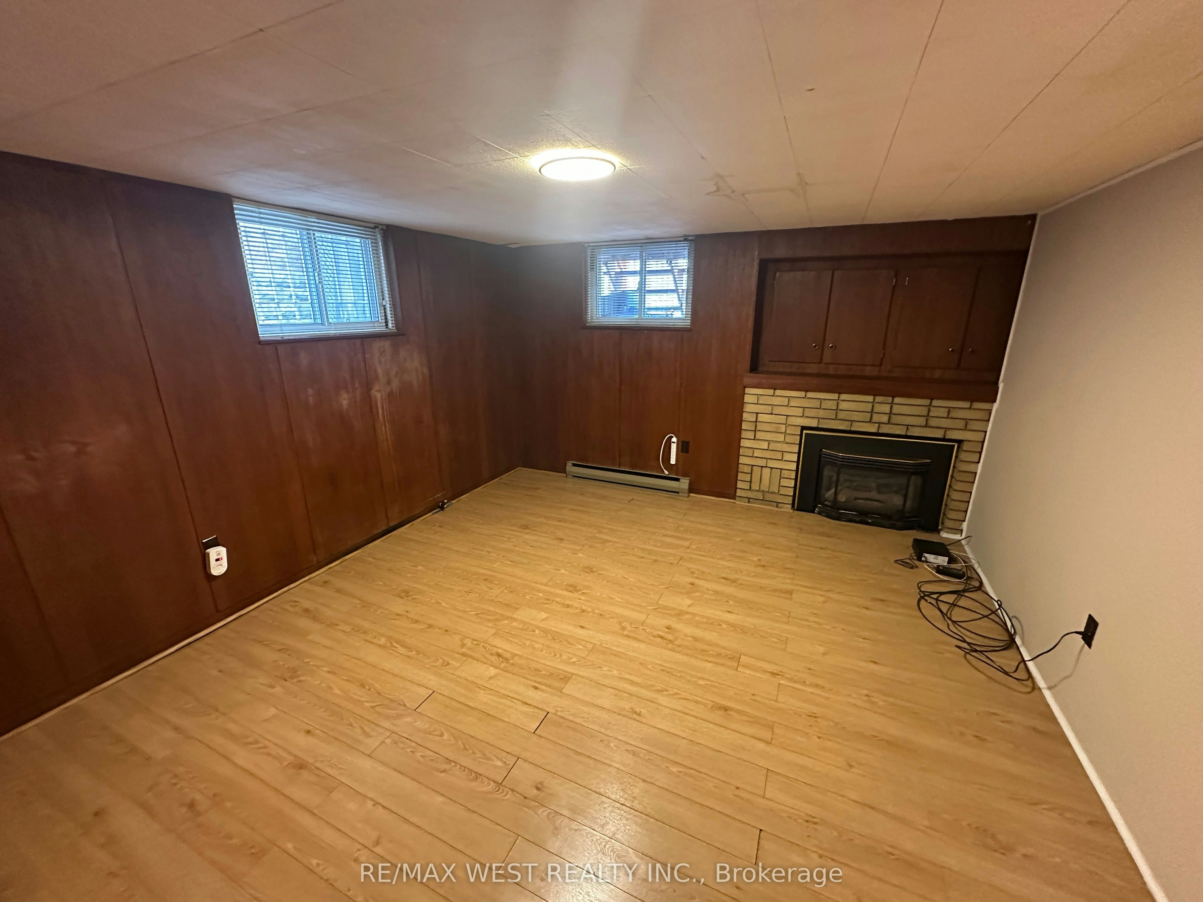 Lower-28 Snider Avenue, Toronto, ON, M6E 4R9 - 5