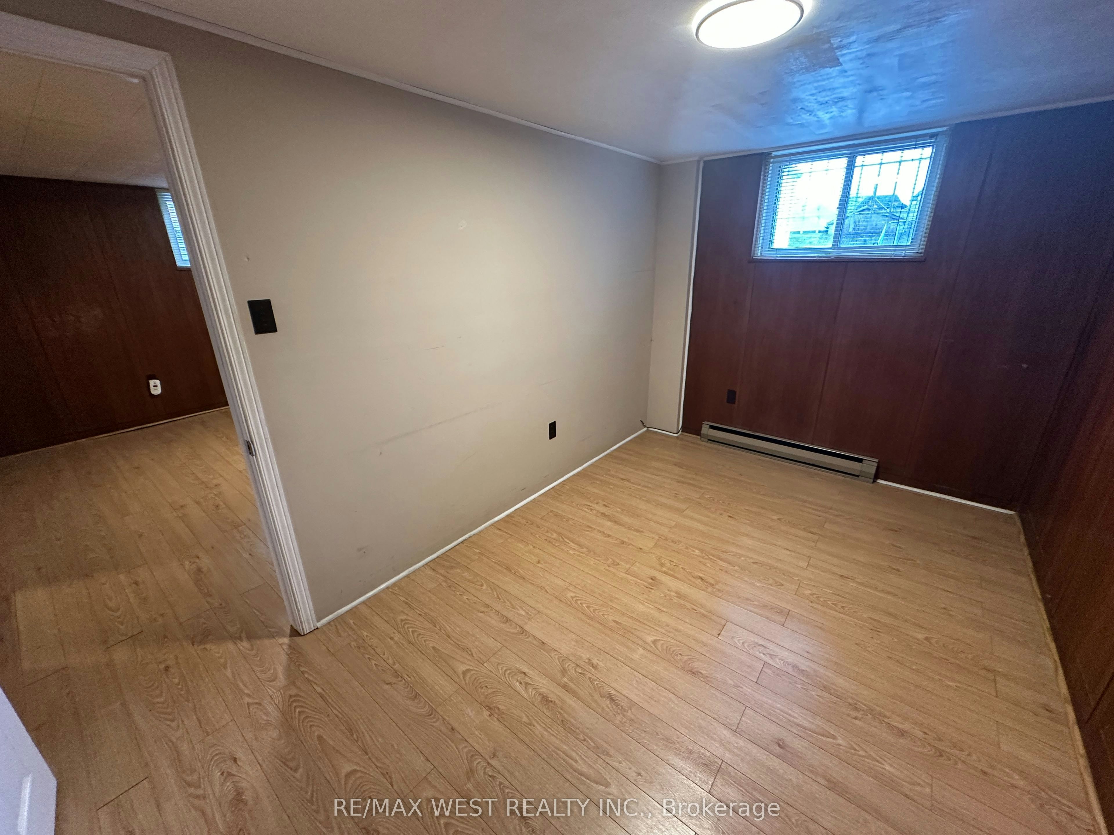 Lower-28 Snider Avenue, Toronto, ON, M6E 4R9 - 10