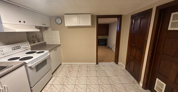 Lower-28 Snider Avenue, Toronto, ON, M6E 4R9 - 3
