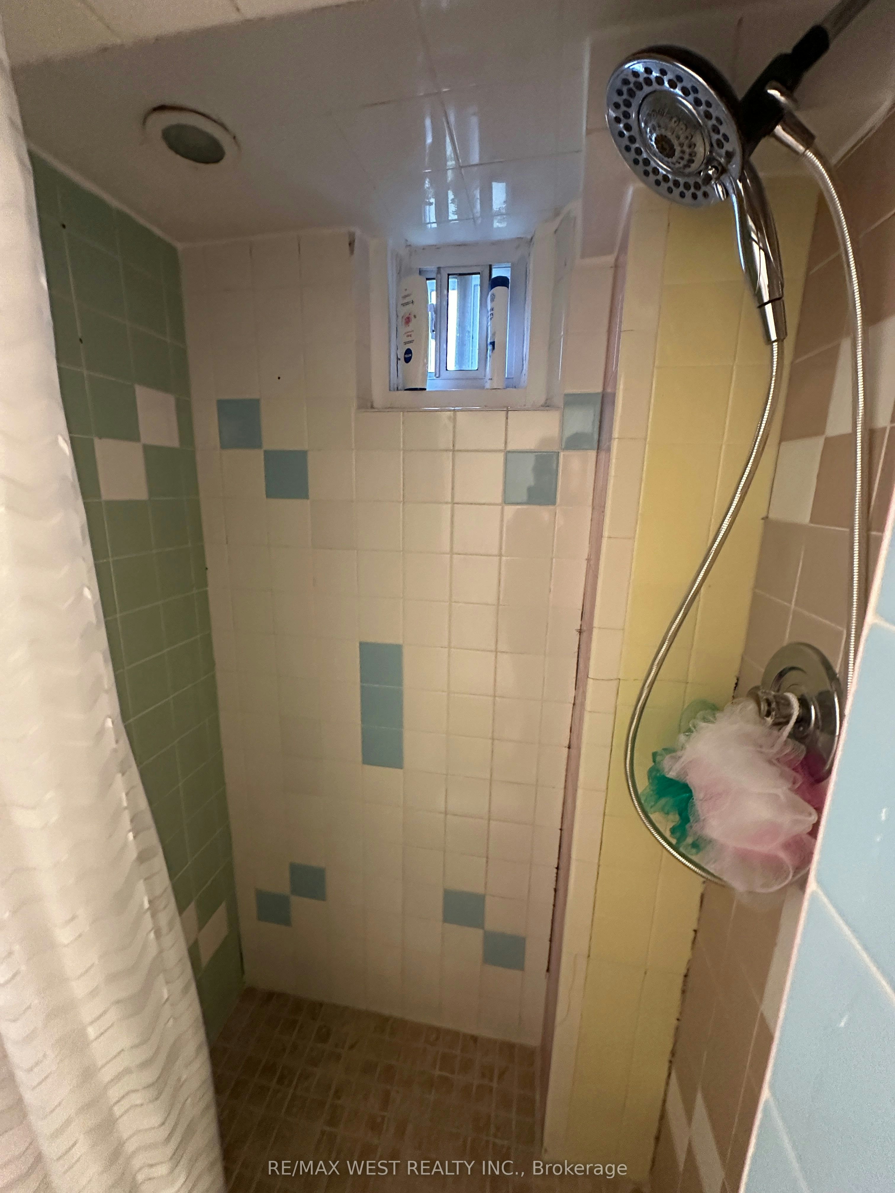 Lower-28 Snider Avenue, Toronto, ON, M6E 4R9 - 14
