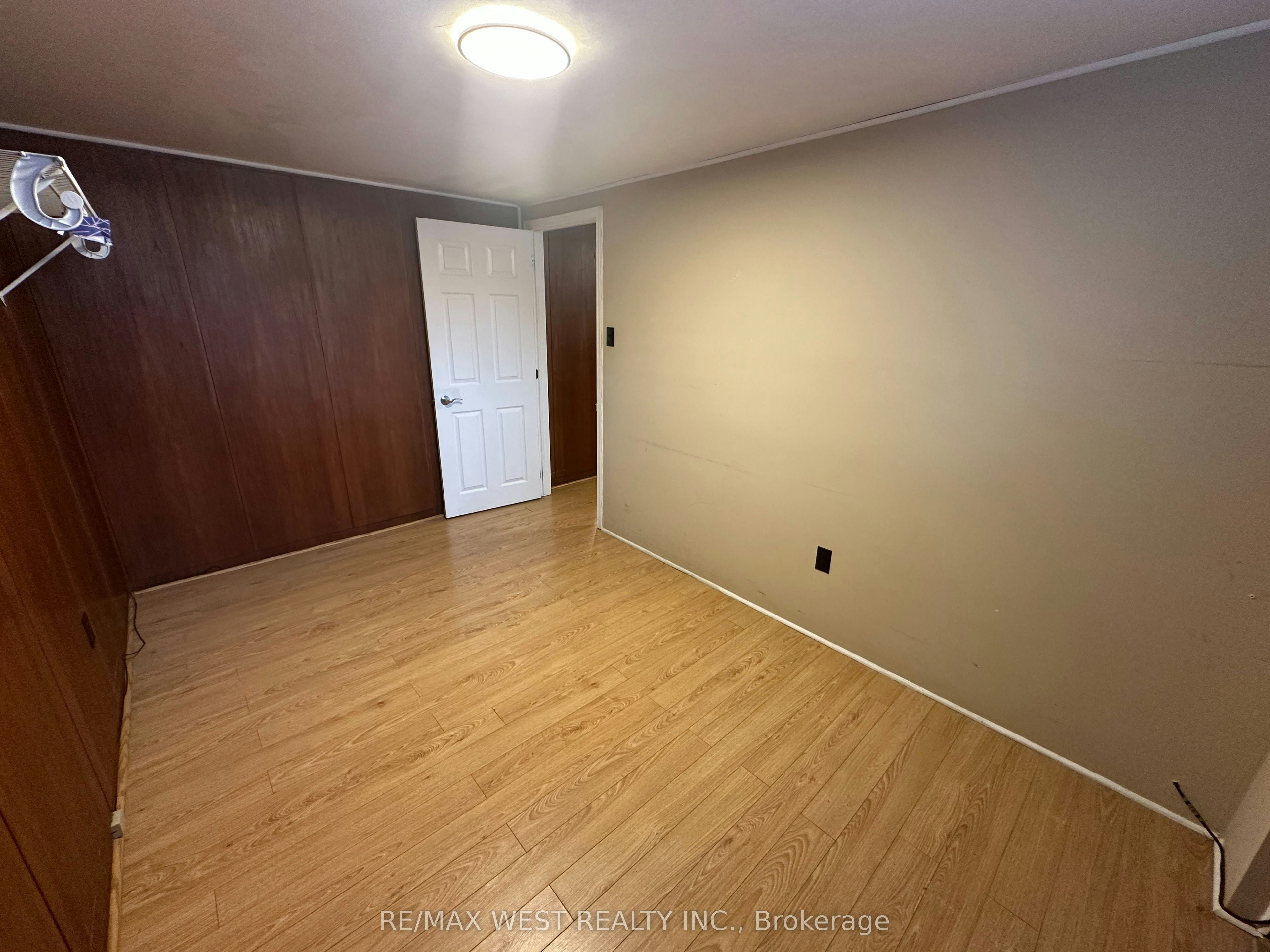 Lower-28 Snider Avenue, Toronto, ON, M6E 4R9 - 11