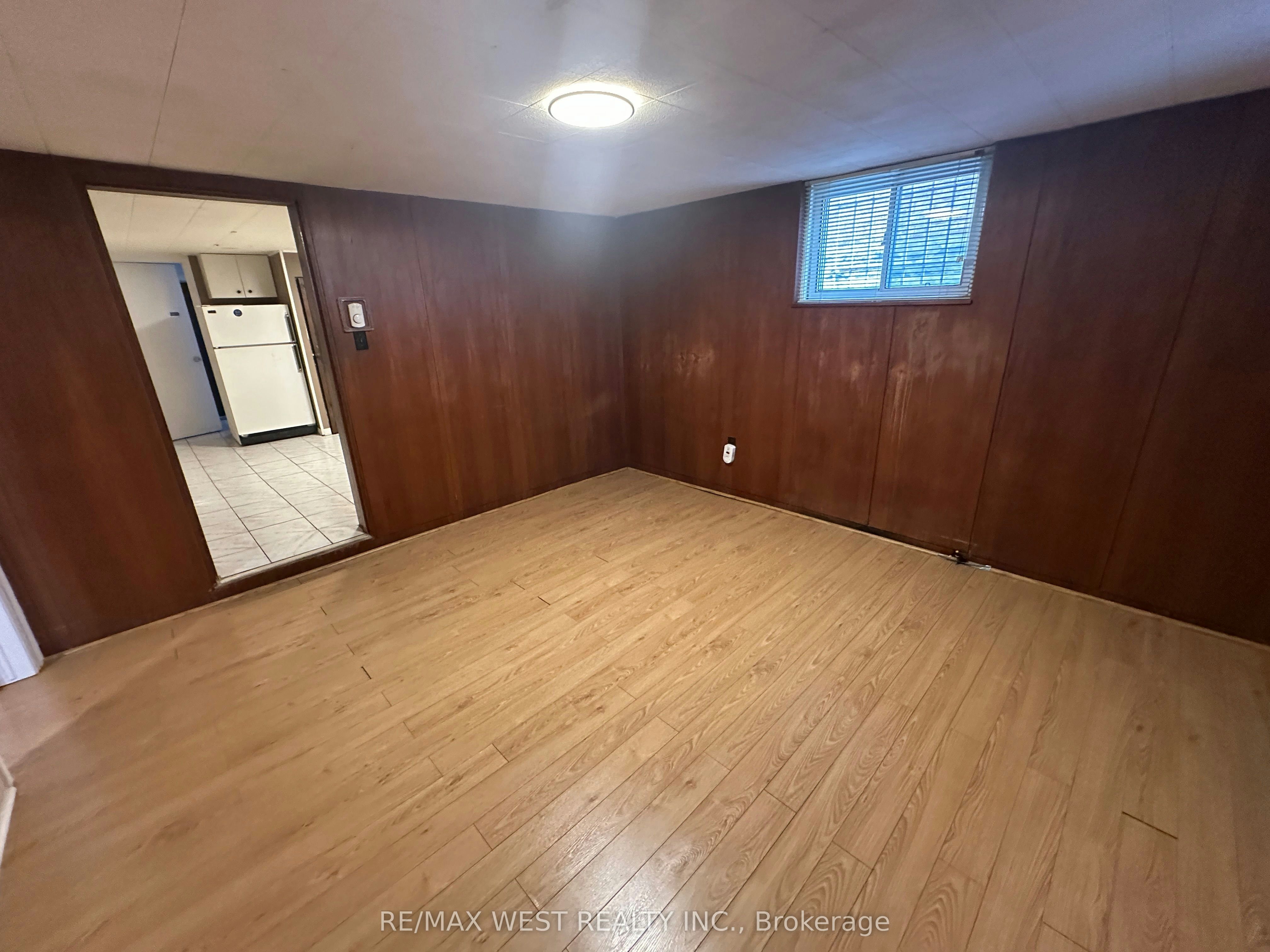 Lower-28 Snider Avenue, Toronto, ON, M6E 4R9 - 8