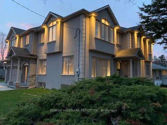 6 Griggsden Avenue, Toronto, ON, M9P 2Z5