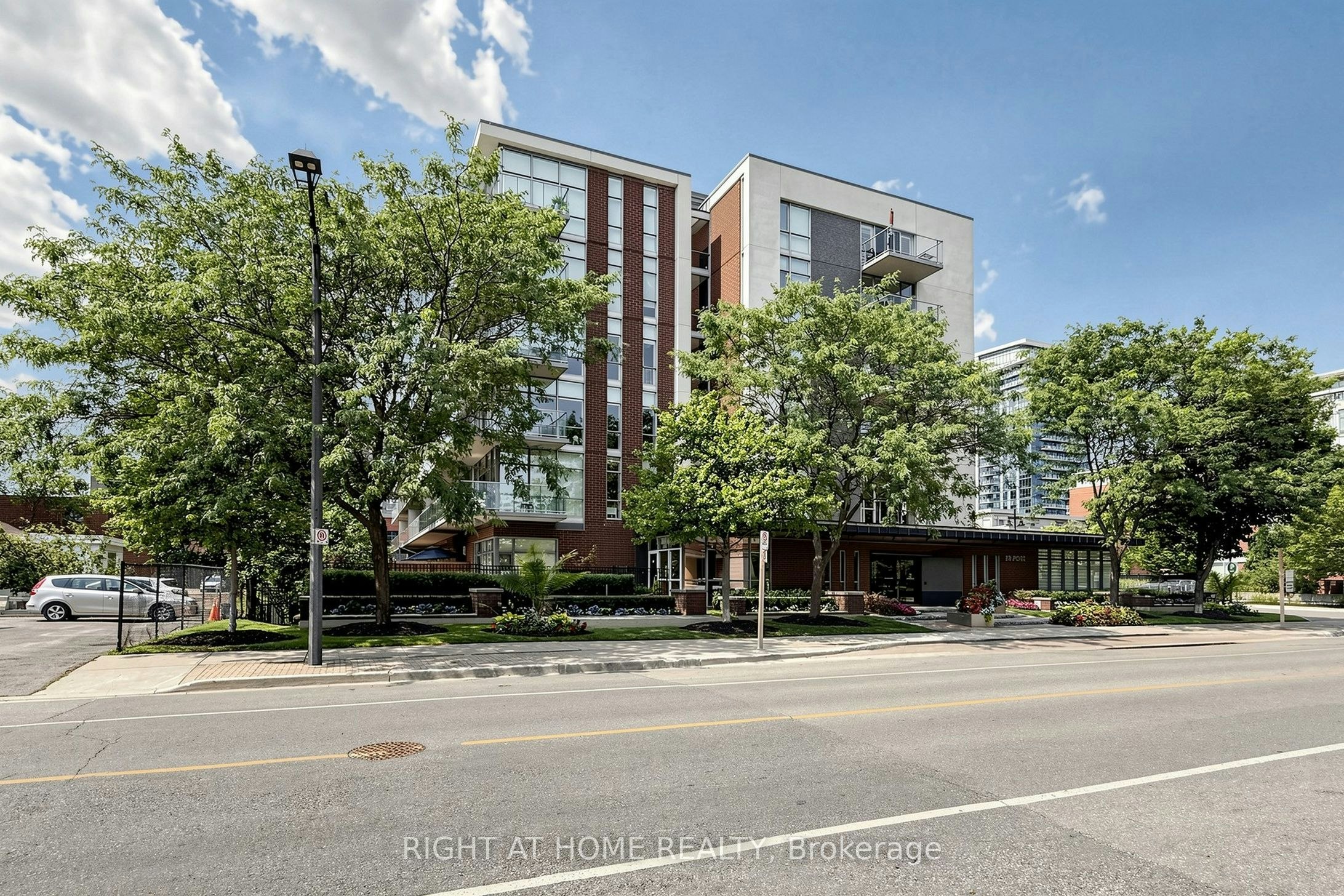 408-70 Port Street E, Mississauga, ON, L5G 4V8