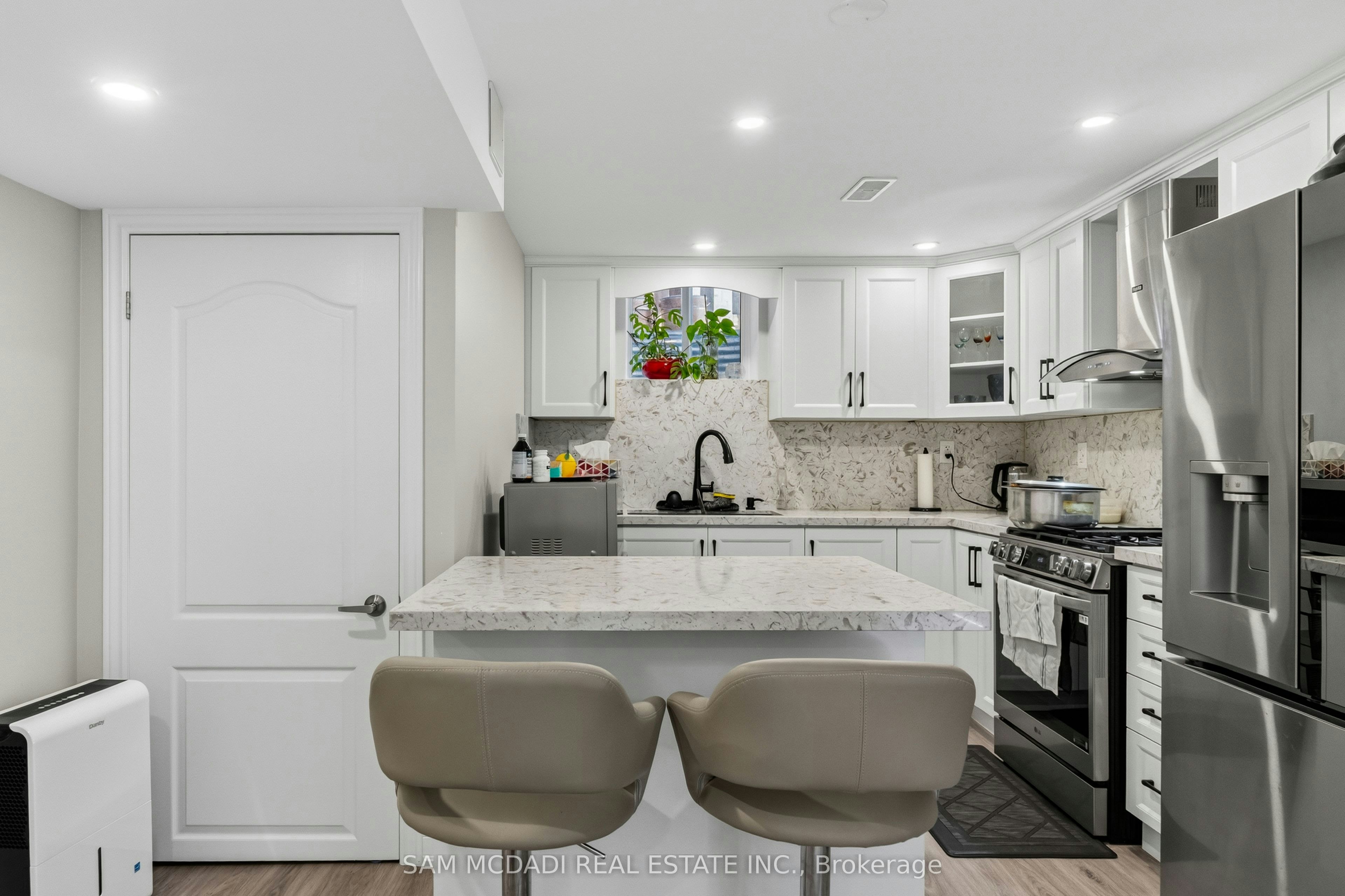 BSMT-1220 Field Drive, Milton, ON, L9T 6G4 - 4