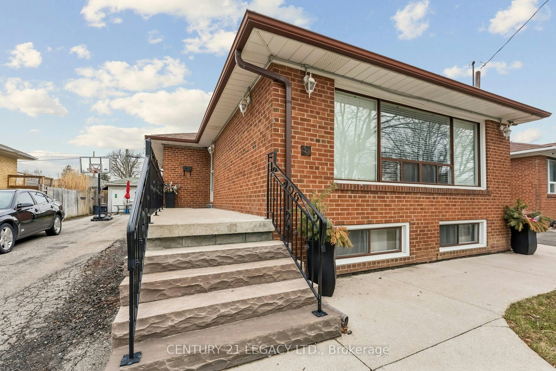 34 Cumberland Drive, Brampton, ON, L6V 1W6