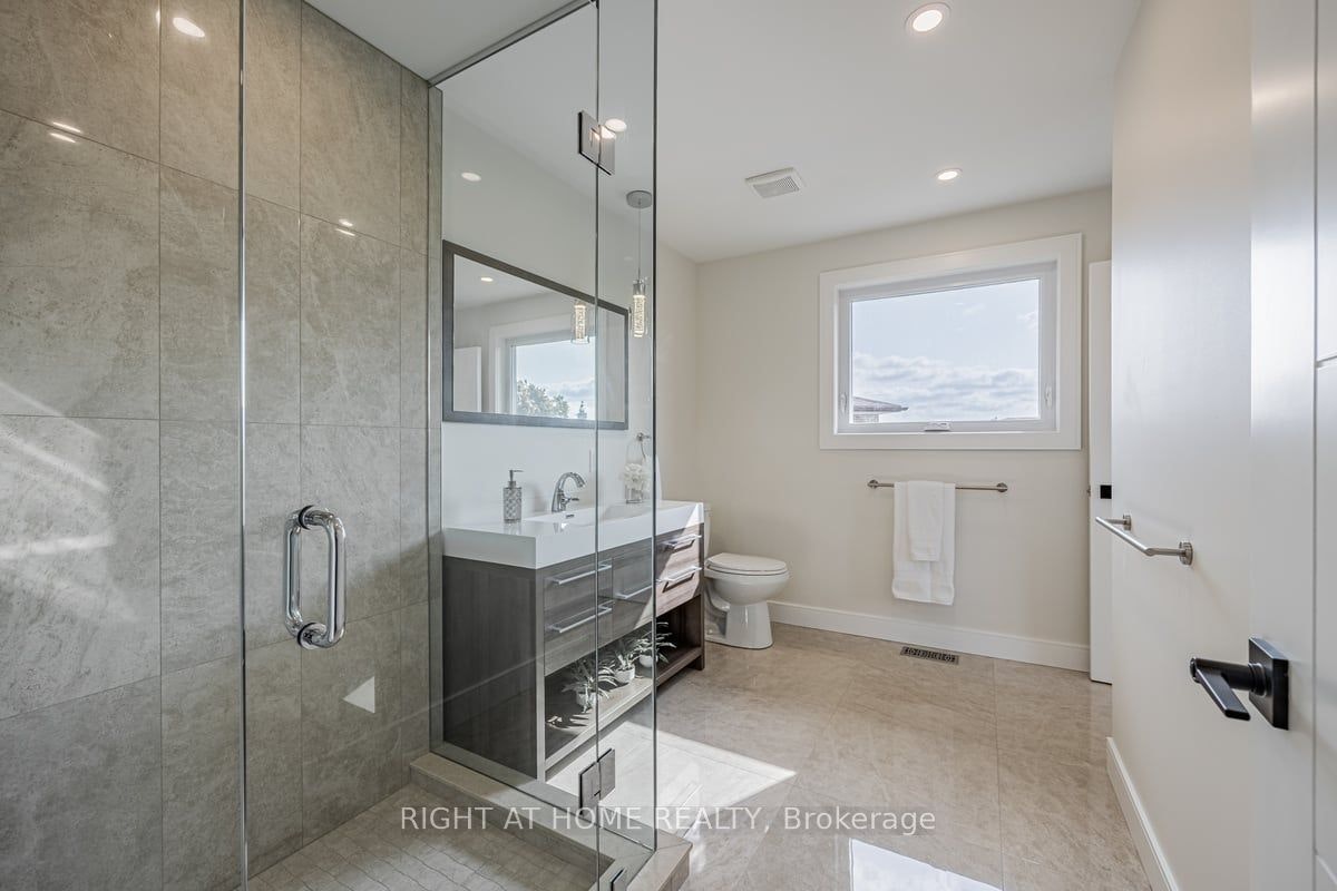 690 Hillman Crescent, Mississauga, ON, L4Y 2H9 - 10