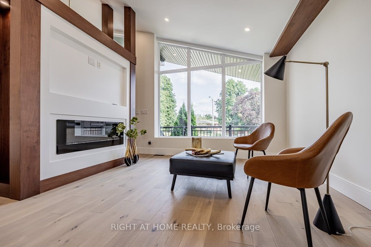 690 Hillman Crescent, Mississauga, ON, L4Y 2H9 - 5