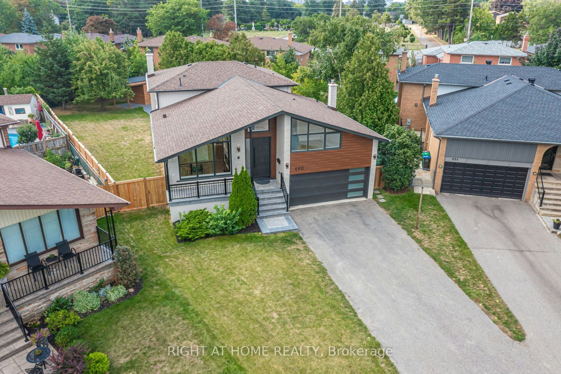690 Hillman Crescent, Mississauga, ON, L4Y 2H9 - 22