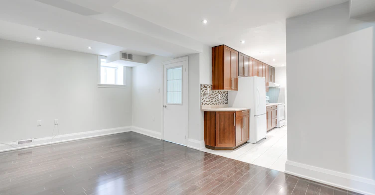 5674 Whitehorn Avenue E, Mississauga, ON, L5V 2A9 - 6