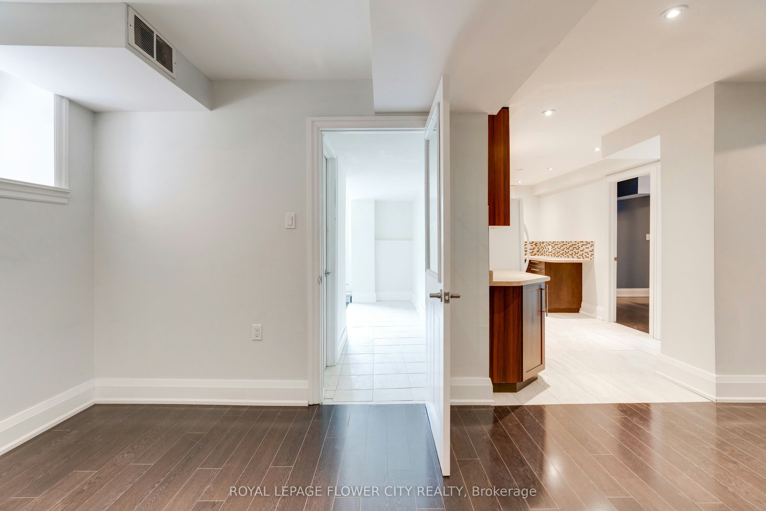 5674 Whitehorn Avenue E, Mississauga, ON, L5V 2A9 - 9