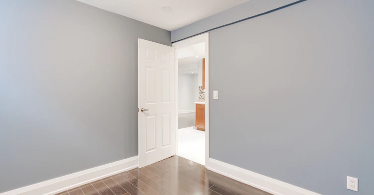 5674 Whitehorn Avenue E, Mississauga, ON, L5V 2A9