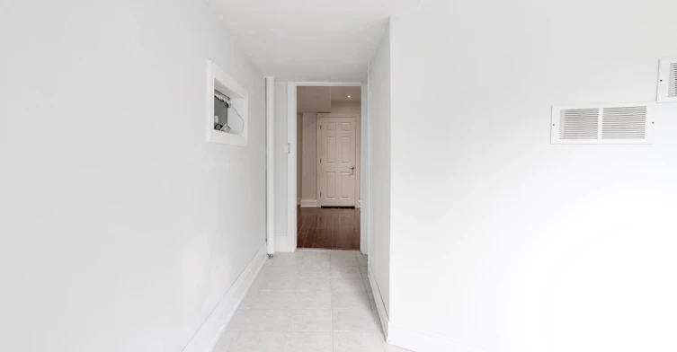 5674 Whitehorn Avenue E, Mississauga, ON, L5V 2A9 - 7