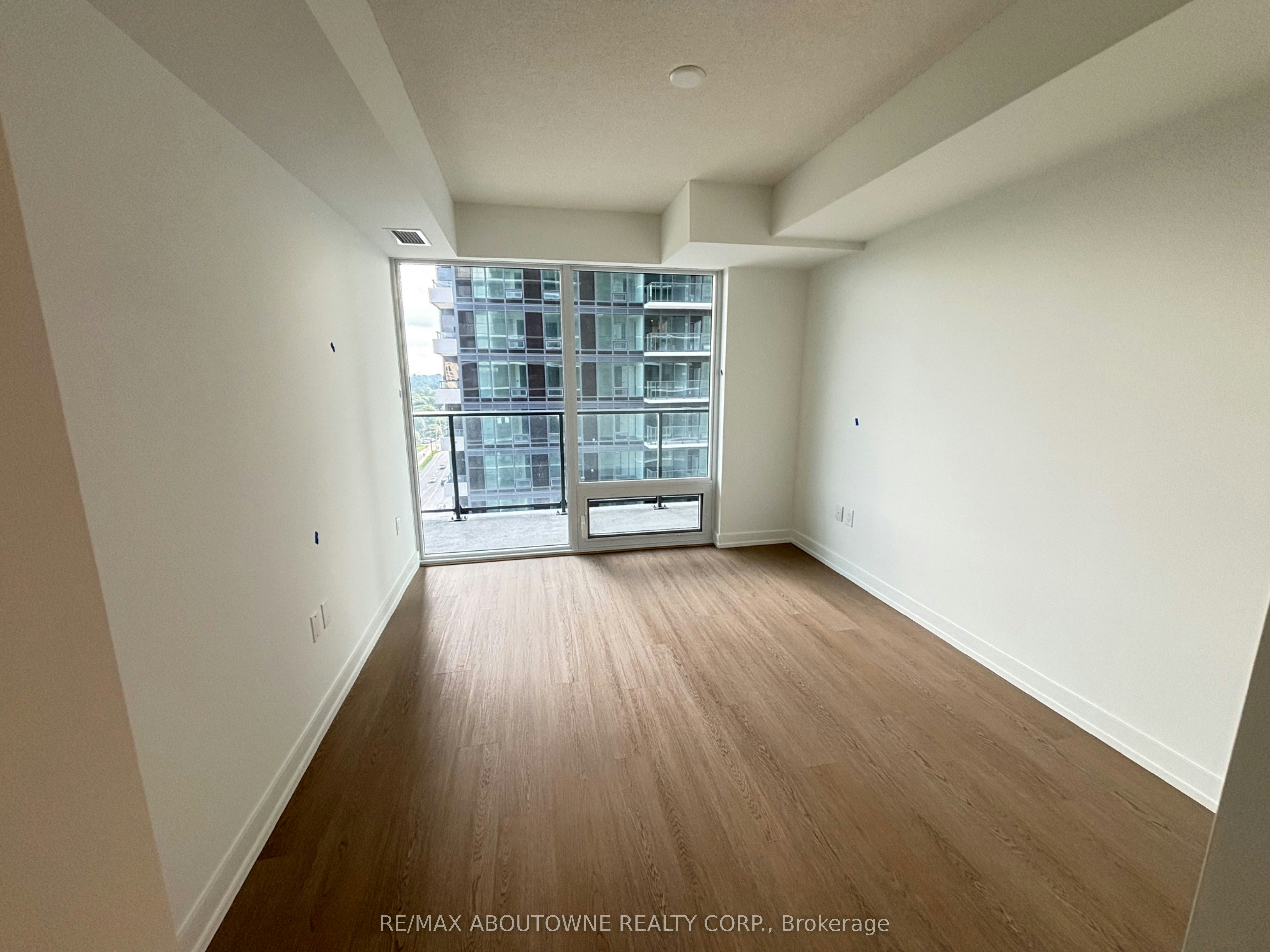 1215-4010 Eglinton Avenue W, Toronto, ON, M9A 0G5 - 5