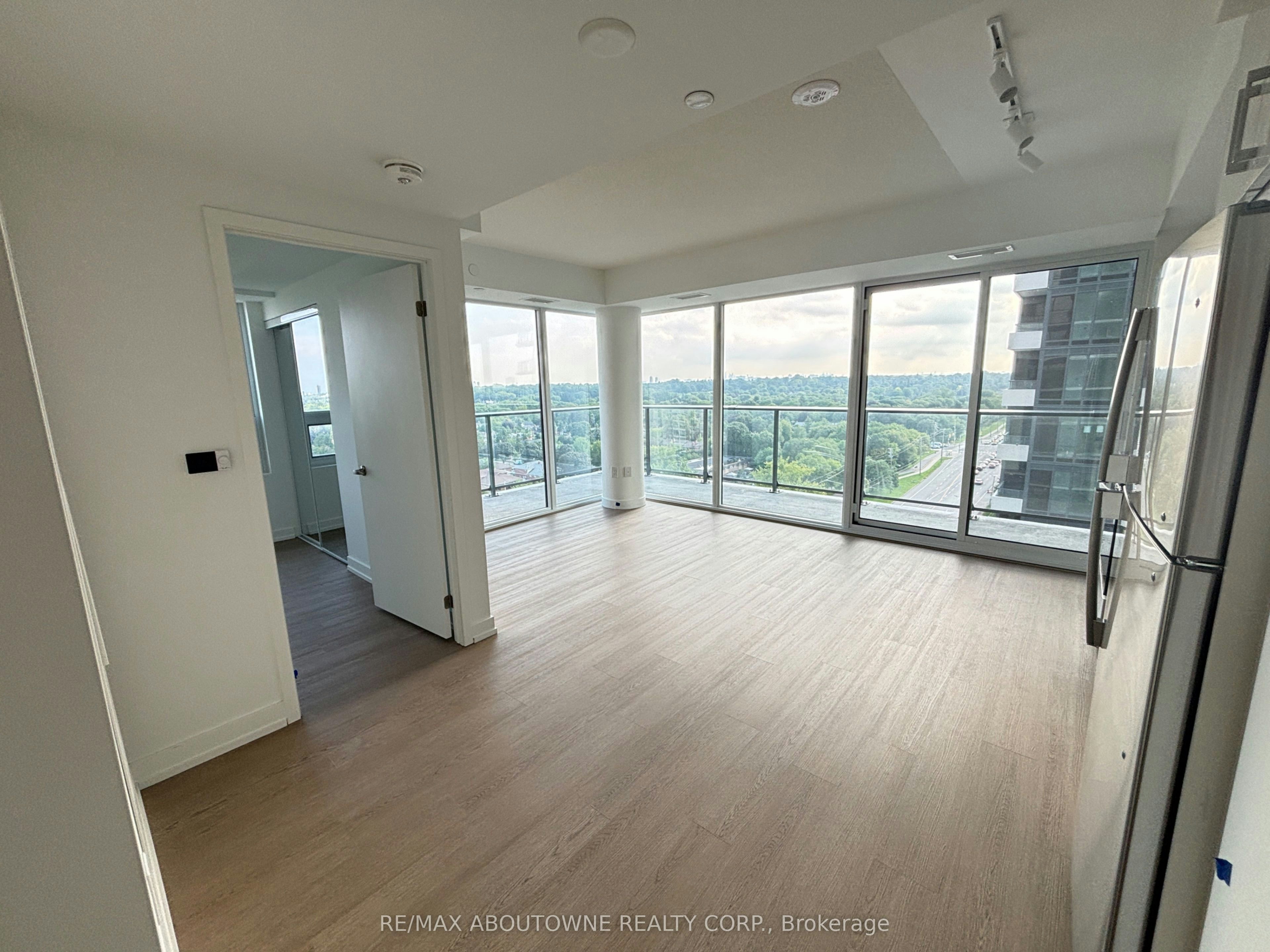 1215-4010 Eglinton Avenue W, Toronto, ON, M9A 0G5 - 2