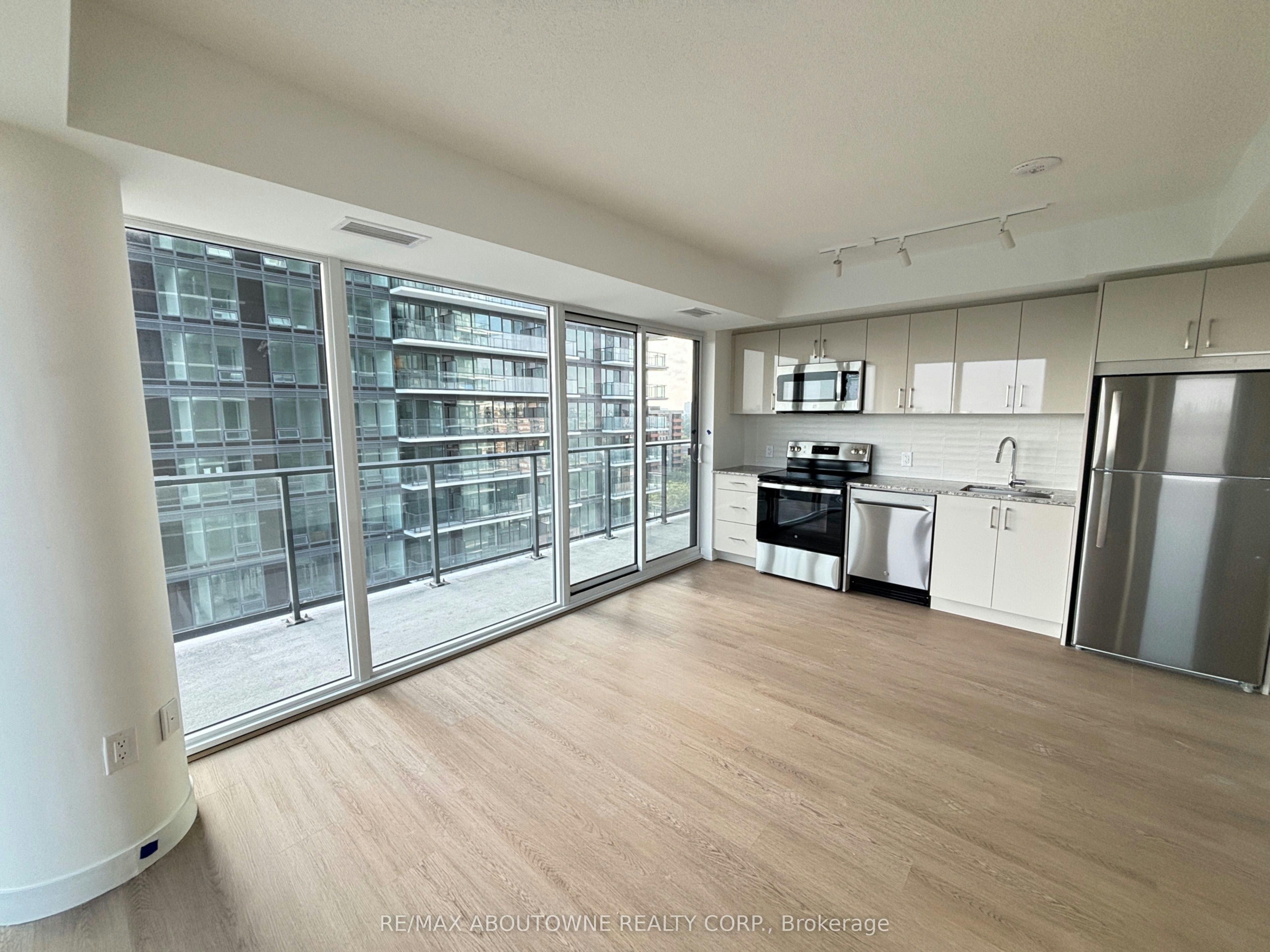 1215-4010 Eglinton Avenue W, Toronto, ON, M9A 0G5