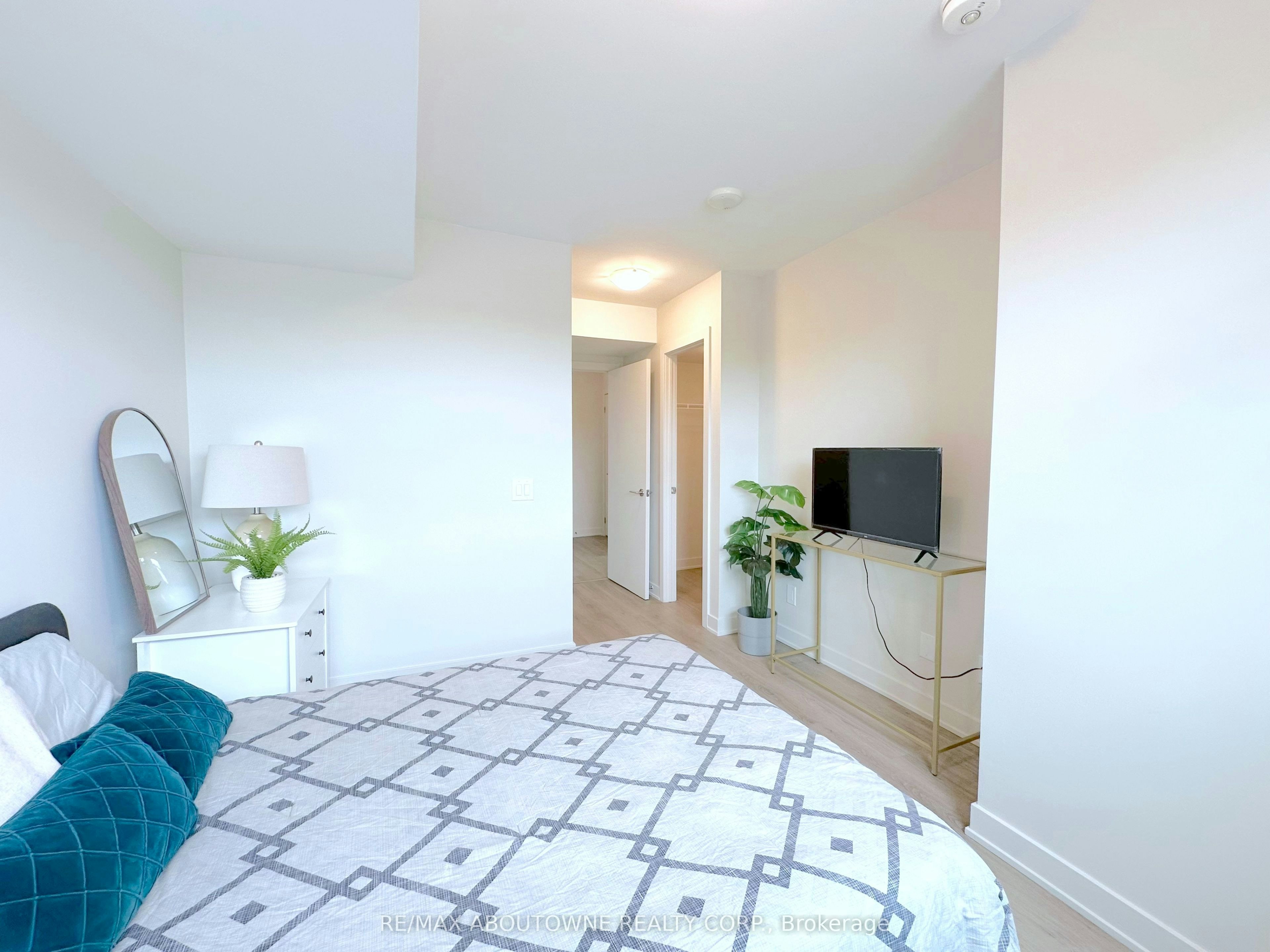 521-3385 Dundas Street W, Toronto, ON, M6S 2S2 - 9