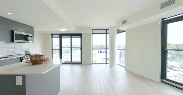 521-3385 Dundas Street W, Toronto, ON, M6S 2S2 - 5