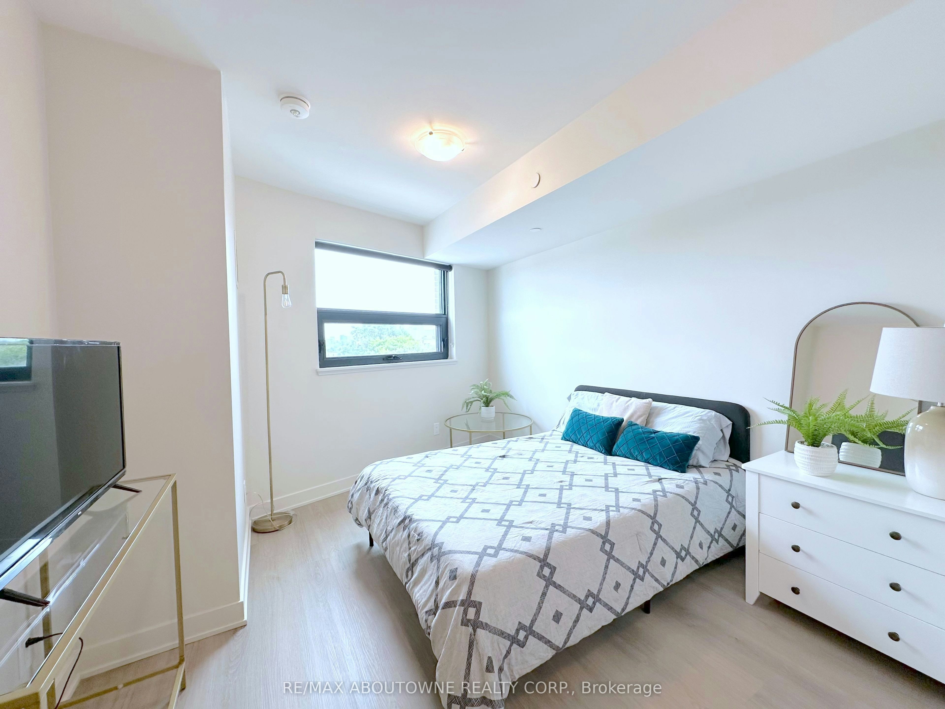 521-3385 Dundas Street W, Toronto, ON, M6S 2S2 - 8