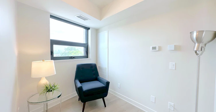 521-3385 Dundas Street W, Toronto, ON, M6S 2S2 - 7