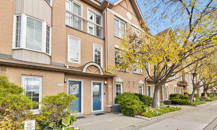 11-210 Manitoba Street