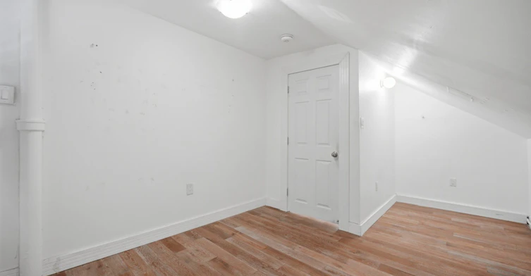 3331 Dundas Street W, Toronto, ON, M6P 2A6 - 23