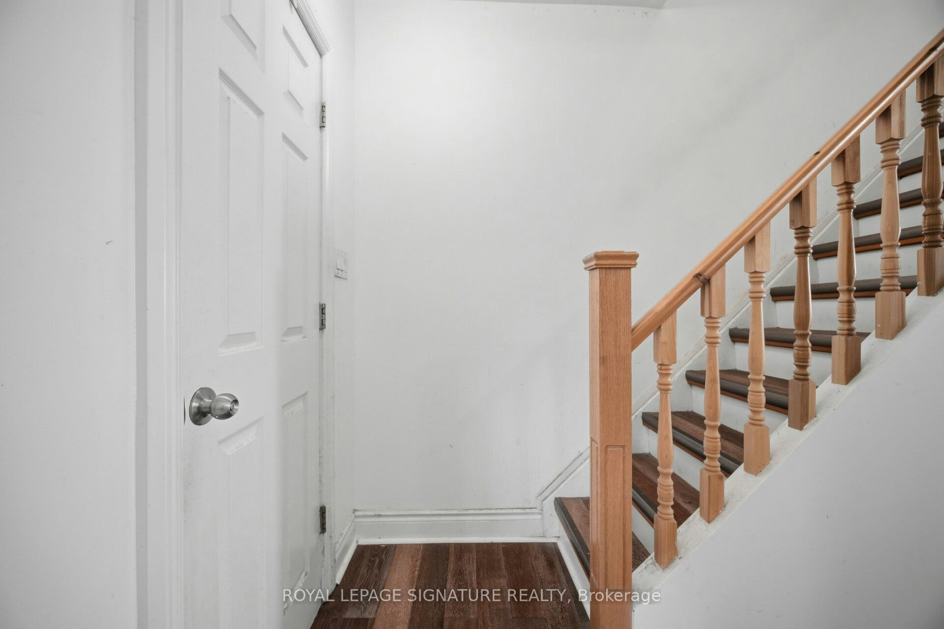 3331 Dundas Street W, Toronto, ON, M6P 2A6 - 18