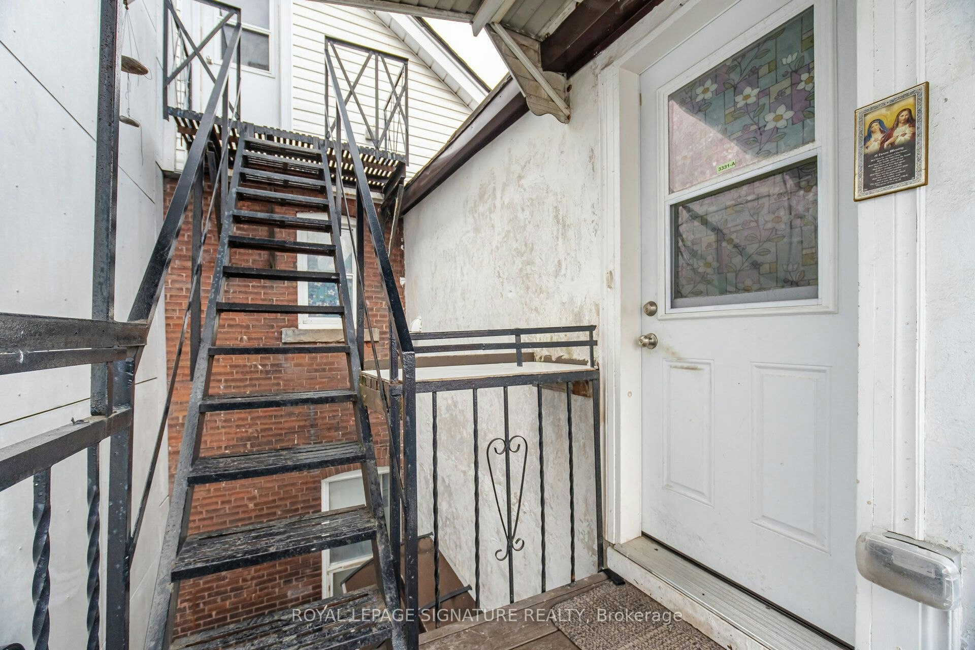 3331 Dundas Street W, Toronto, ON, M6P 2A6 - 5
